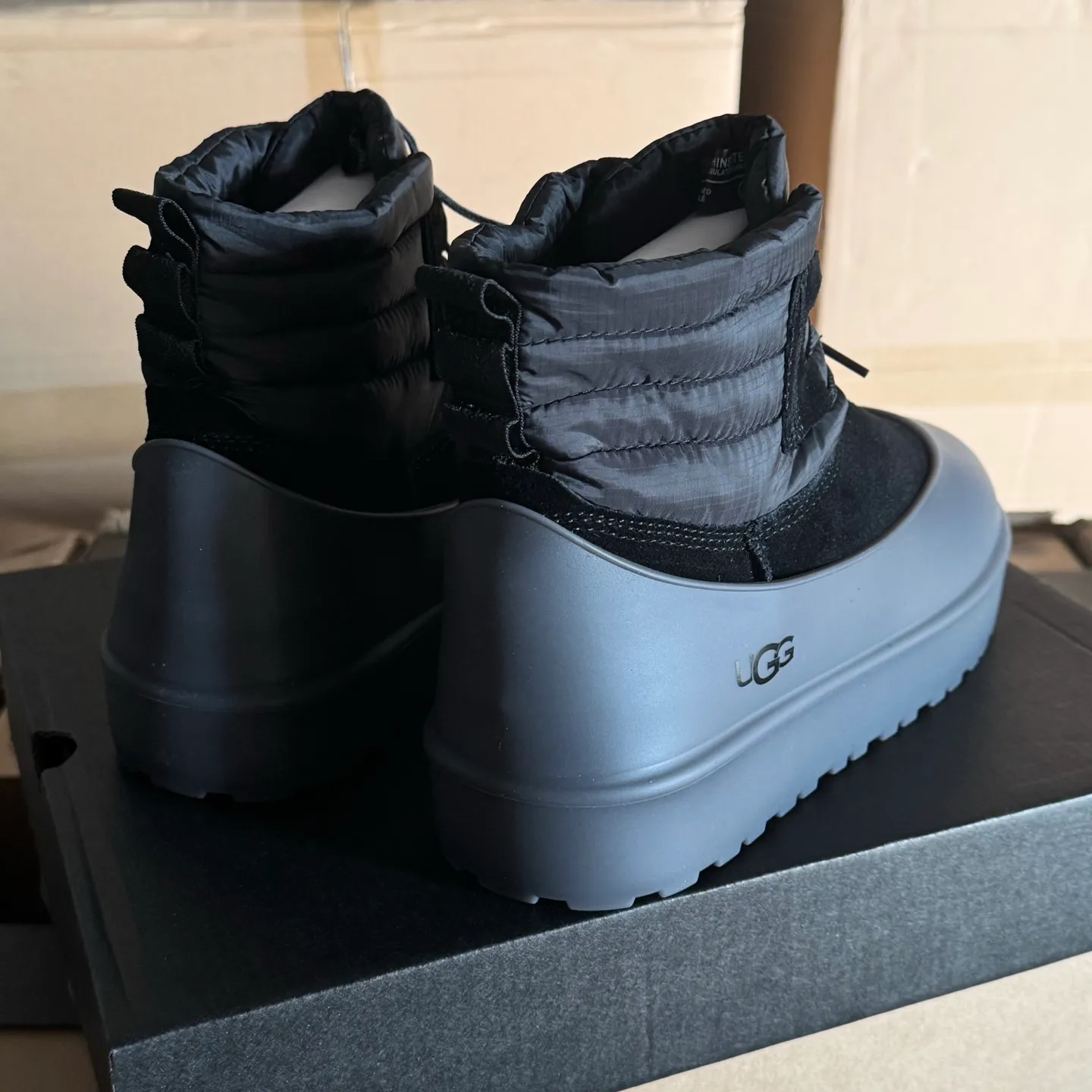 UGG high-end waterproof rain boots arrive, large foreign trade items, local 💰760